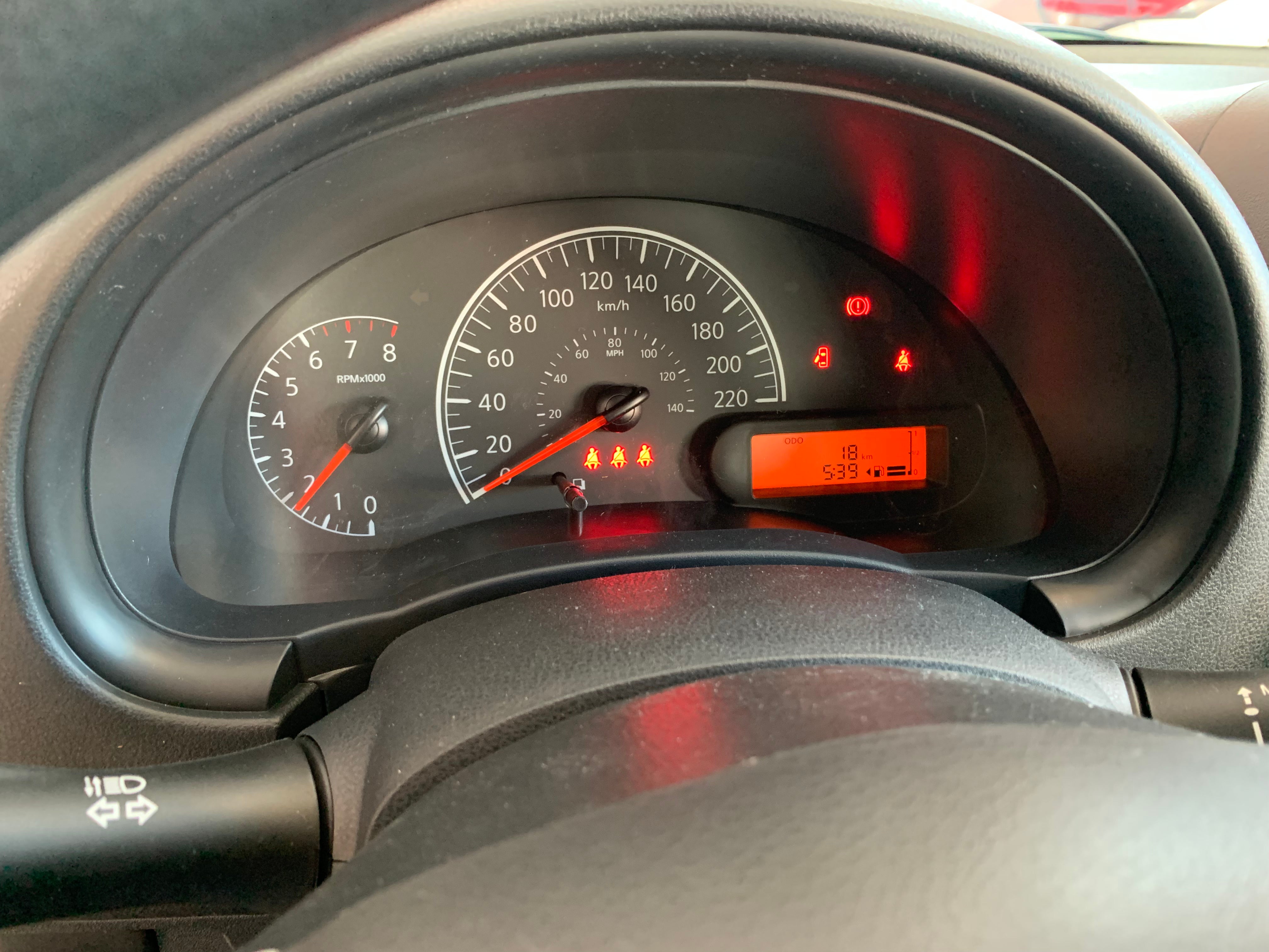 2025 Nissan V-DRIVE 4 PUERTAS TM AC AUDIO