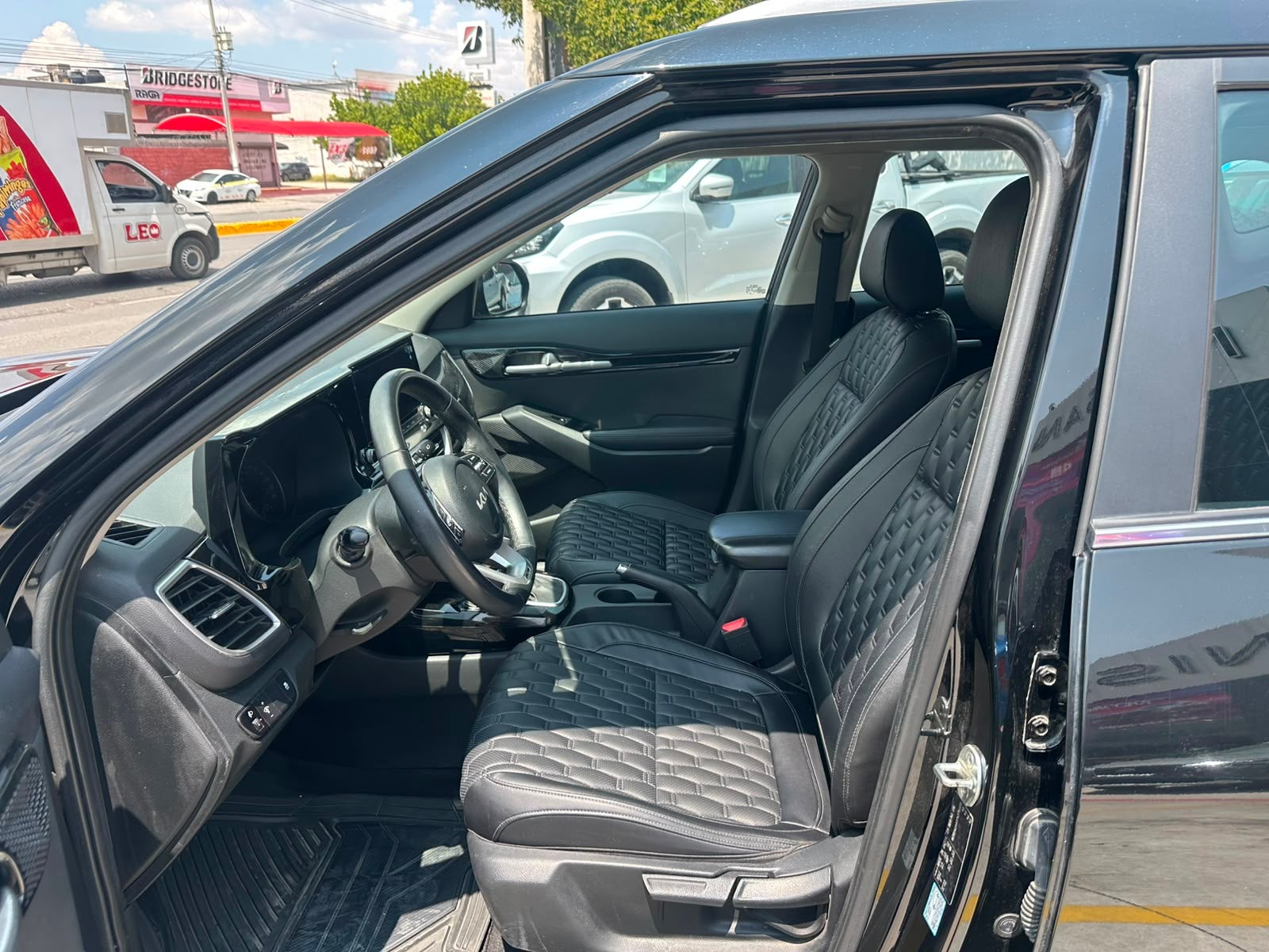 2023 Kia SELTOS 5 PTS SX 16L TA AAC AUT PIEL QC RA-17